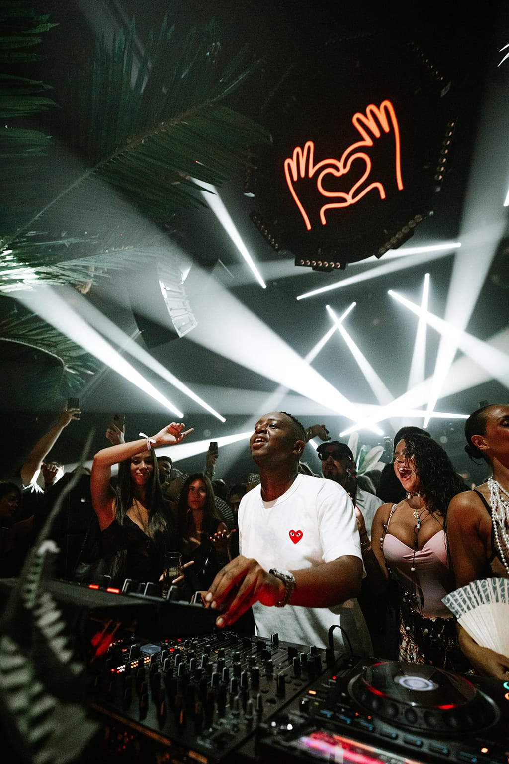 Red Room Signal - Shimza live photography